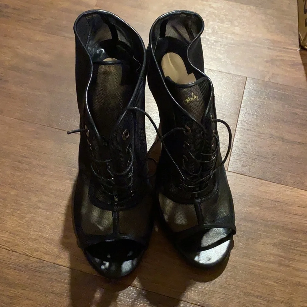 Christian Louboutin Ondessa Mesh Bootie - Picture 5 of 8